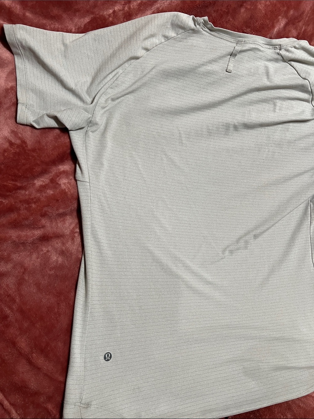 lululemon athletica Men’s Light Gray Short-Sleeve Performance Tee